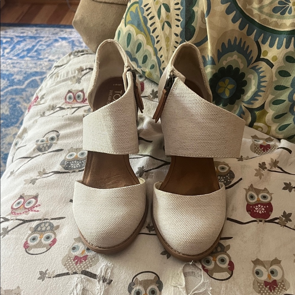 Toms Cream Wedge Sandals